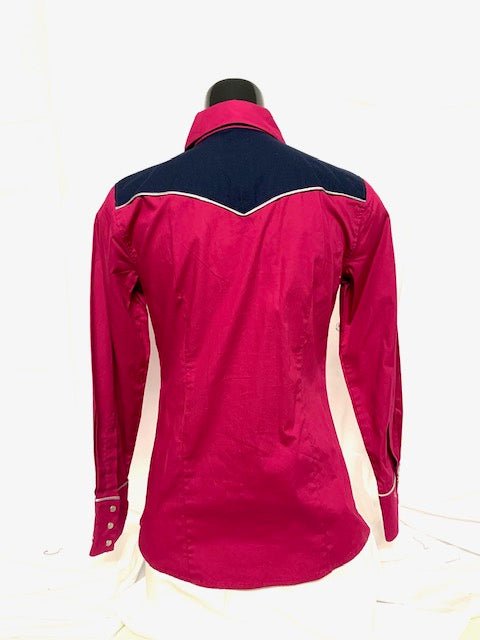 Camicia Donna 23. Cotone, manica lunga con polsino ricamato. Sprone e profili in contrasto. - Westline Country